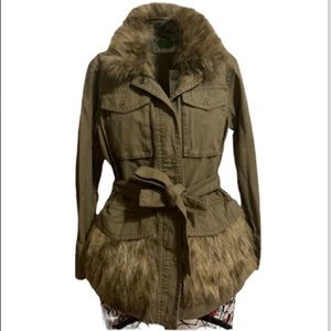 NWT ANTHROPOLOGIE Women’s Faux Fur-trimmed Jacket Sz XS   SKU#159